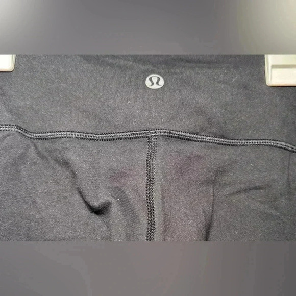 Lululemon High Rise Align Crop Pocket Sz 6 Leggings Black - Picture 6 of 7